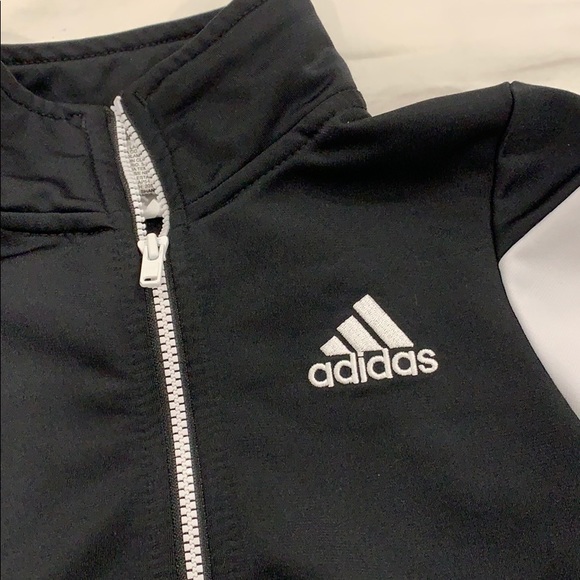 Size 4 adidas track jacket barely worn - Picture 2 of 3